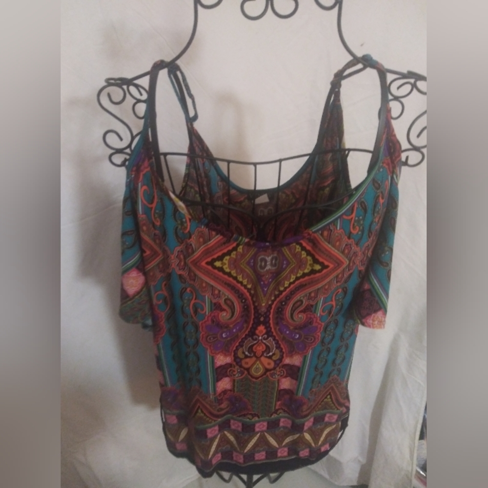 Sexy off the shoulder top - Picture 2 of 4